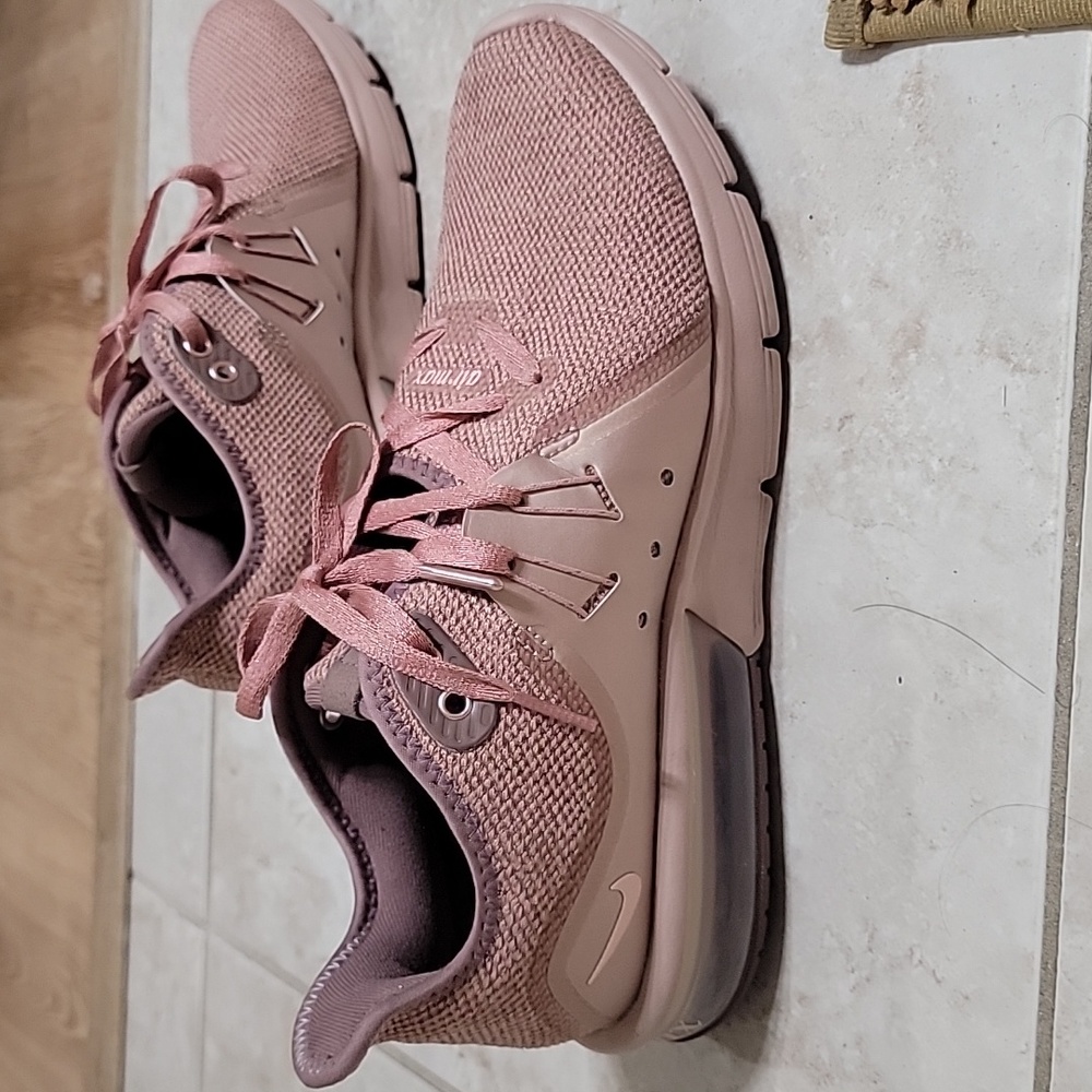 Nike Air Max Sequent 3 Elemental Women's Size 9 Rose Gold Pink Shoes AR0256-600